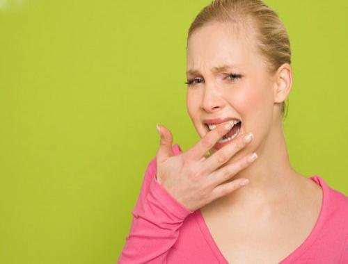 TOP 5 nguyên nhân gây đau buốt răng cửa thường gặp 1