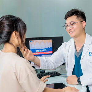 Bác sĩ tư vấn kế hoạch niềng răng