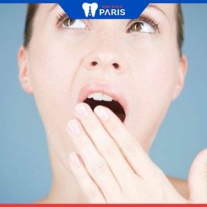Làm răng sứ có bị hôi miệng không? Nguyên nhân và cách điều trị