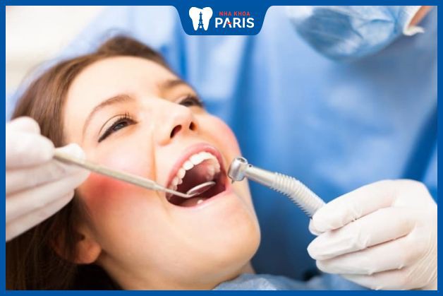 Nên dùng máy lấy cao răng tại nhà hay tới nha khoa?