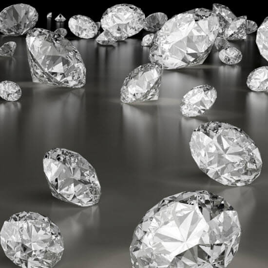 Giá đính kim cương lên răng phụ thuộc vào nhiều yếu tố