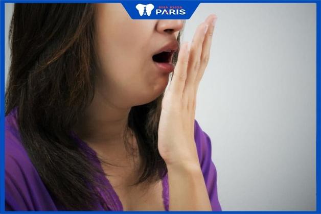 Vệ sinh lưỡi mỗi ngày giúp giảm hiện tượng hôi miệng
