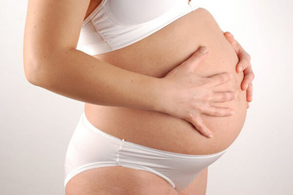 Các mẹ lưu ý – Khi mang thai có nên đính đá vào răng không?