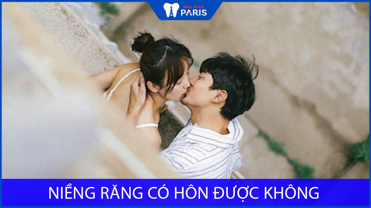 Niềng răng có hôn được không? Cách hôn khi niềng răng
