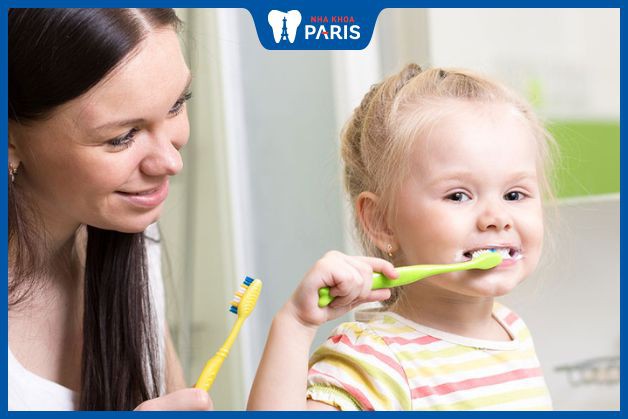 Hướng dẫn vệ sinh răng miệng cho bé từ 2 tuổi