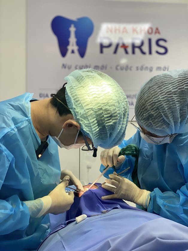 Đội ngũ chuyên gia trồng implant của nha khoa Paris Đà Nẵng