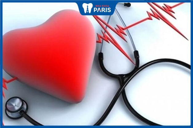 Người mắc bệnh tim mạch cần ổn định sức khỏe trước khi trồng implant