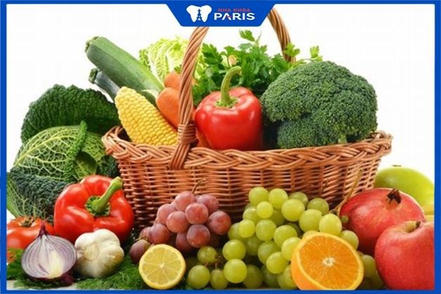 Đau nhức răng hàm nên ăn nhiều rau xanh và hoa quả