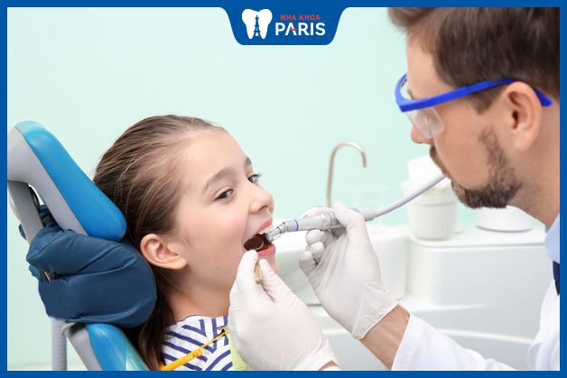 Trẻ 7 tuổi bị sâu răng hàm phải làm sao - Tái khoáng răng hàm bị sâu cho bé