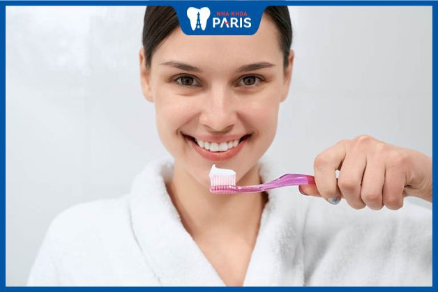 Tại sao phải chú ý vệ sinh răng miệng sau khi trồng răng Implant