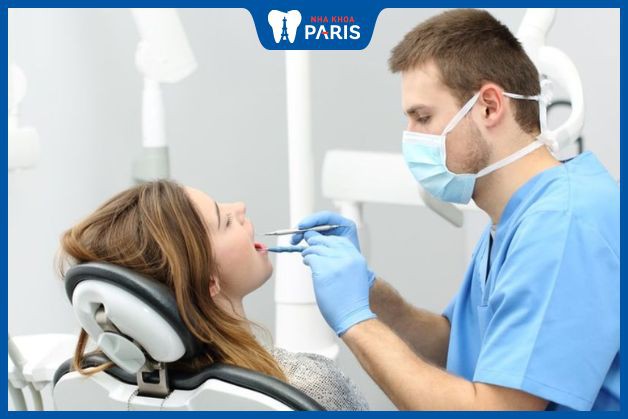 Kiểm tra răng miệng khi mơ răng bị lung lay