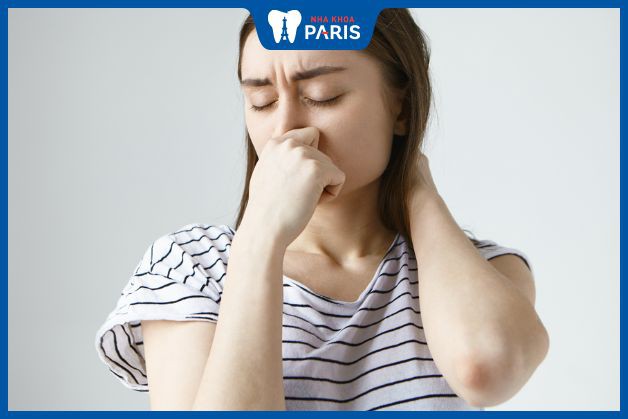 Vệ sinh răng miệng kém, sâu răng, viêm nha chu, và mắc các bệnh lý là nguyên nhân hơi thở có mùi hôi