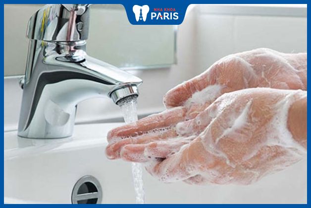Rửa tay bằng xà phòng để diệt khuẩn