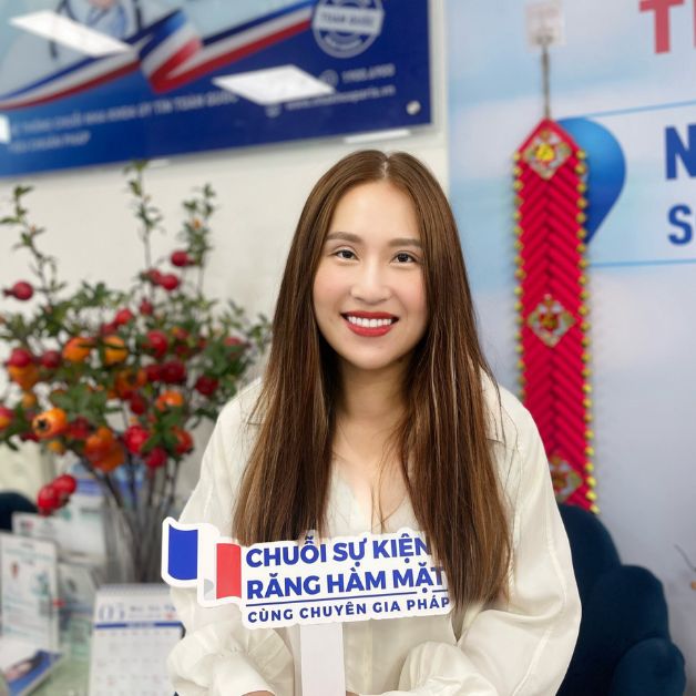 Chị Đinh Thị Hồng - Việt kiều Hàn về nước bọc răng sứ