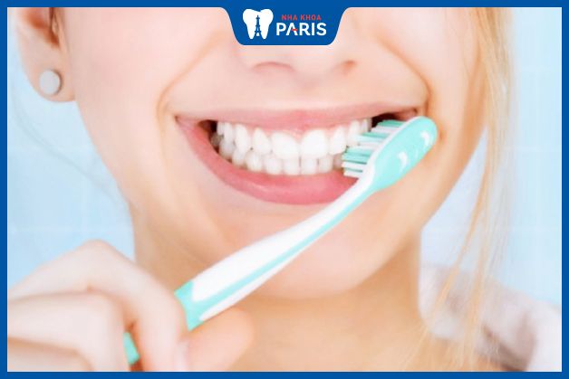 Chải răng đều đặn giúp ngăn ngừa cao răng nhanh chóng hình thành