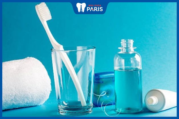 Cần vệ sinh răng miệng hàng ngày để hạn chế viêm nhiễm gây đau nhức