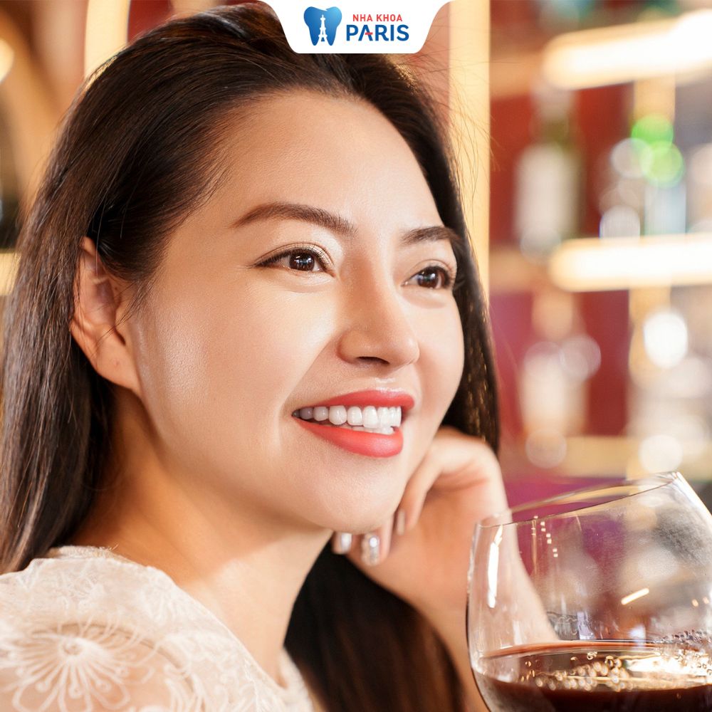 Chị Thu bọc răng sứ cao cấp Lava Plus 