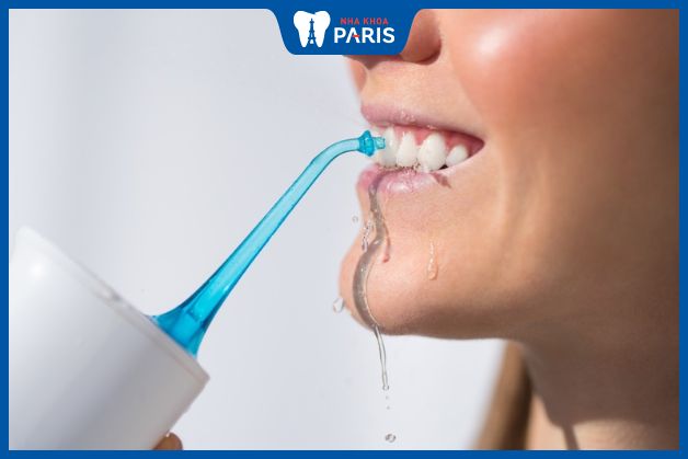 Máy tăm nước giúp làm sạch răng miệng