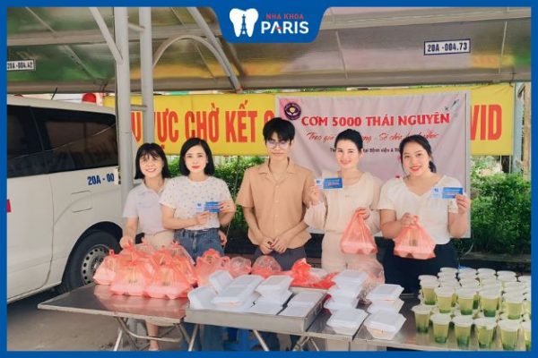 Nha Khoa Paris Thái Nguyên tài trợ chương trình phát cơm từ thiện tại Bệnh viện A Thái Nguyên