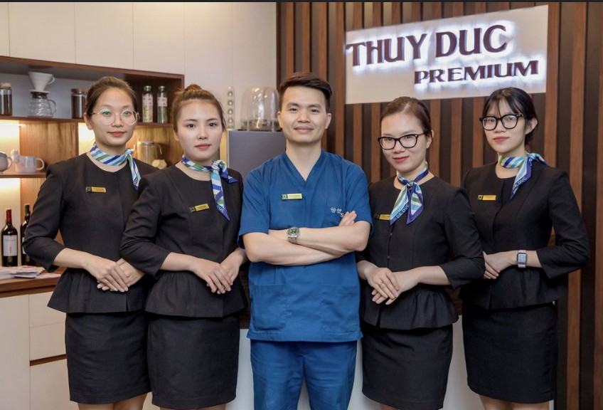 Nha khoa Thúy Đức chăm sóc khách hàng tận tâm