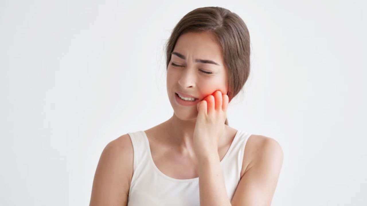 Trồng răng giả bị đau? Cần lưu ý điều gì sau khi trồng răng