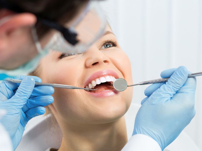 Cách khắc phục tình trạng bọc răng sứ bị đau nướu