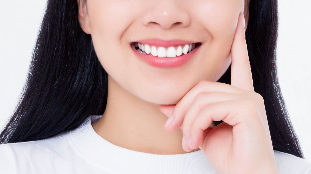  Trồng răng sứ có tốt không? ưu điểm nổi bật của răng sứ