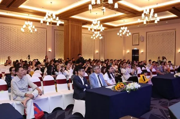 Đại tiệc SN 5 năm [Hệ thống chuỗi nha khoa uy tín]