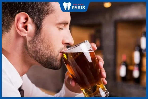 Bọc răng sứ uống bia được không? Những lưu ý quan trọng
