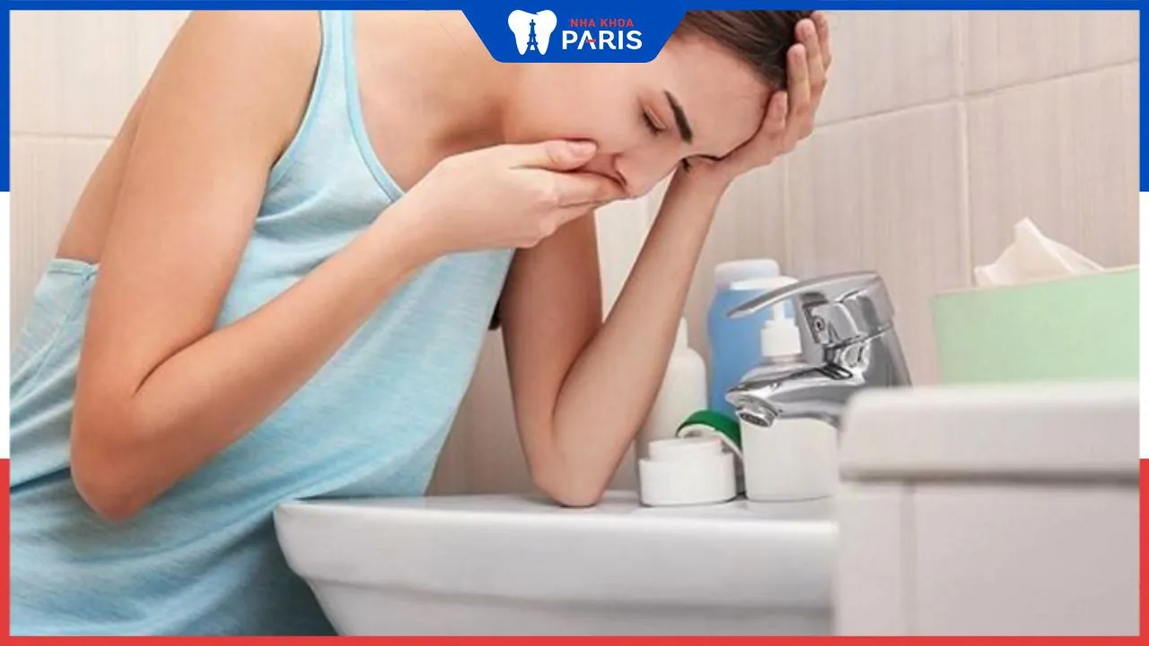 Buồn nôn khi đánh răng: Nguyên nhân và cách điều trị