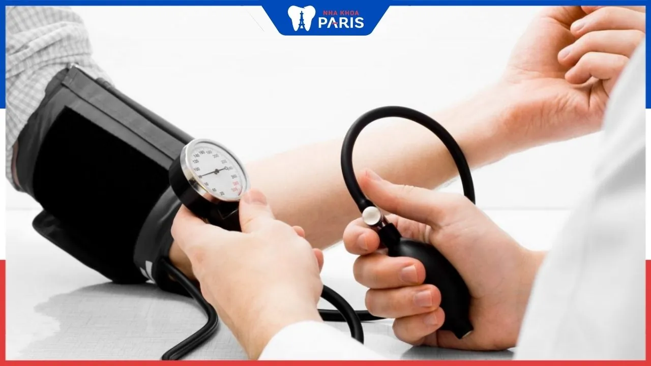 Giải đáp: Huyết áp cao có nhổ răng được không