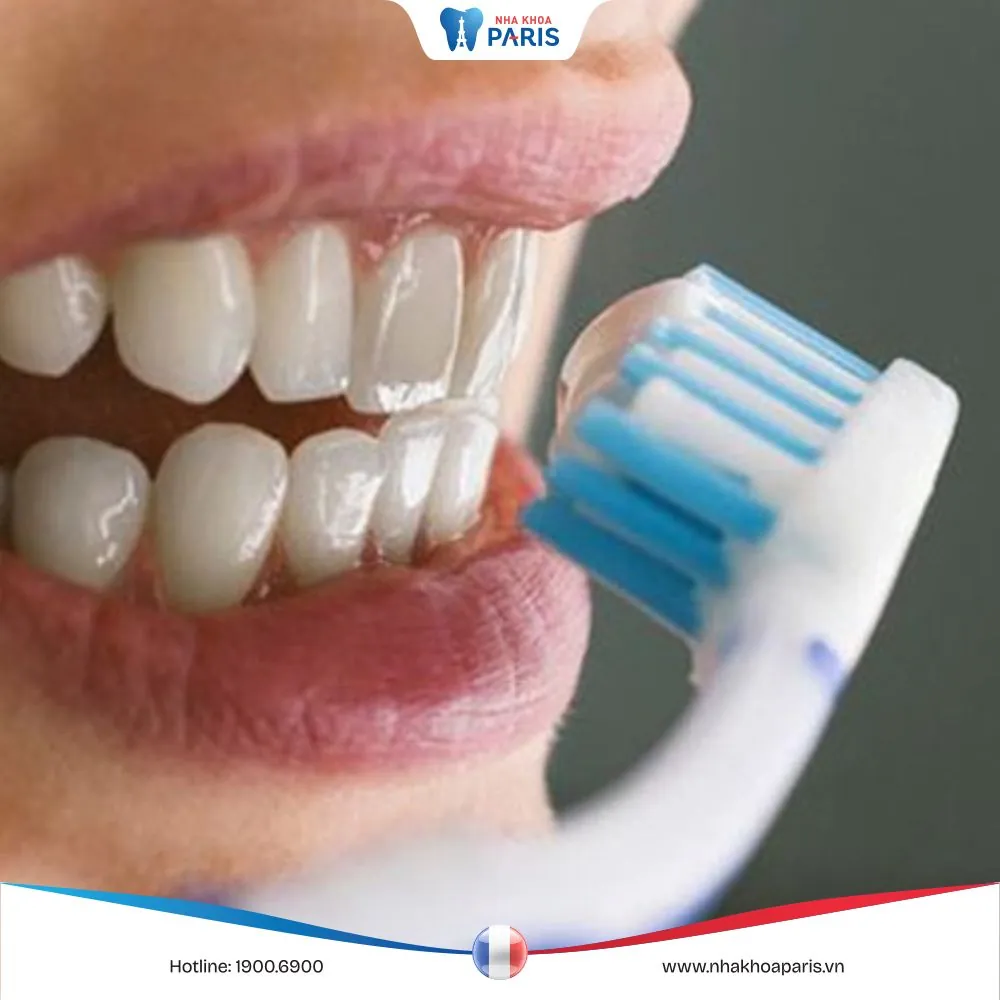 Bác sĩ giải đáp: Nên đánh răng trước hay sau khi ăn sáng